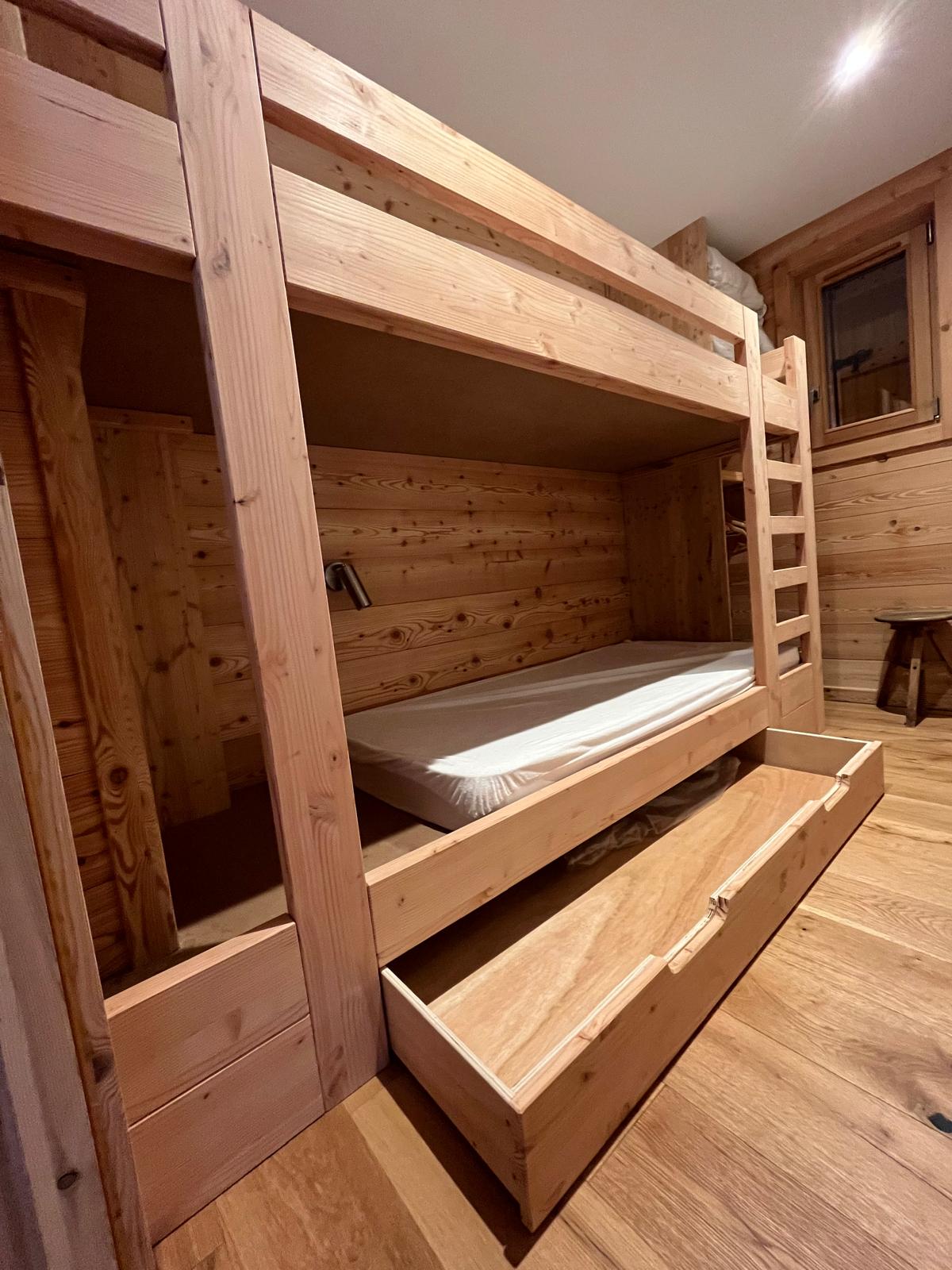 Menuiserie sur mesure en bois lit à Grenoble