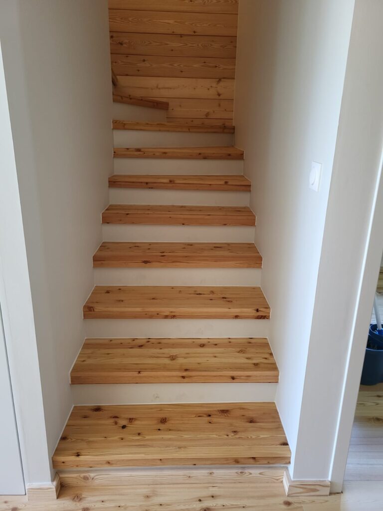 Habillage-escalier-crolles-mélèze